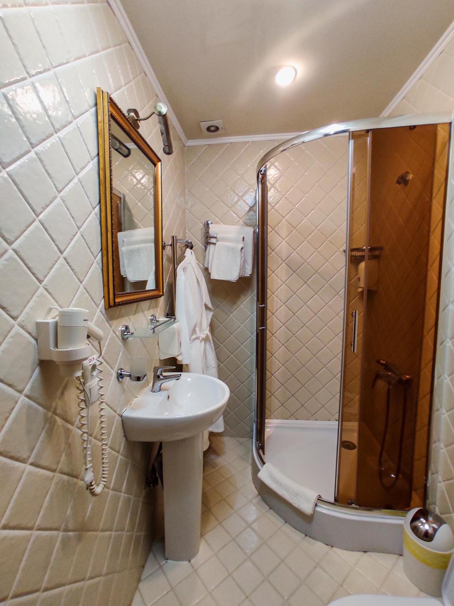 Vip Hotel Izmail Luaran gambar