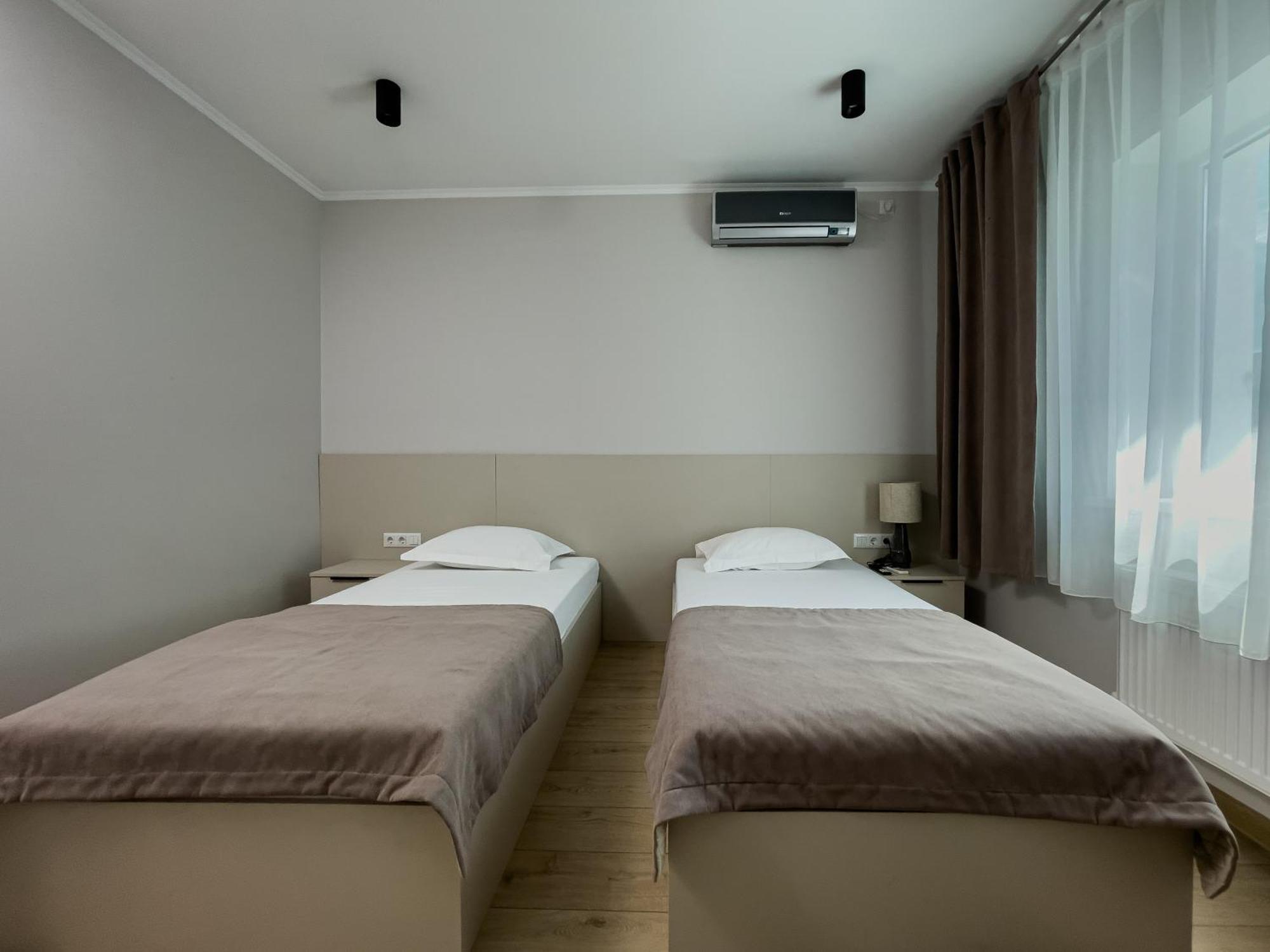 Vip Hotel Izmail Luaran gambar