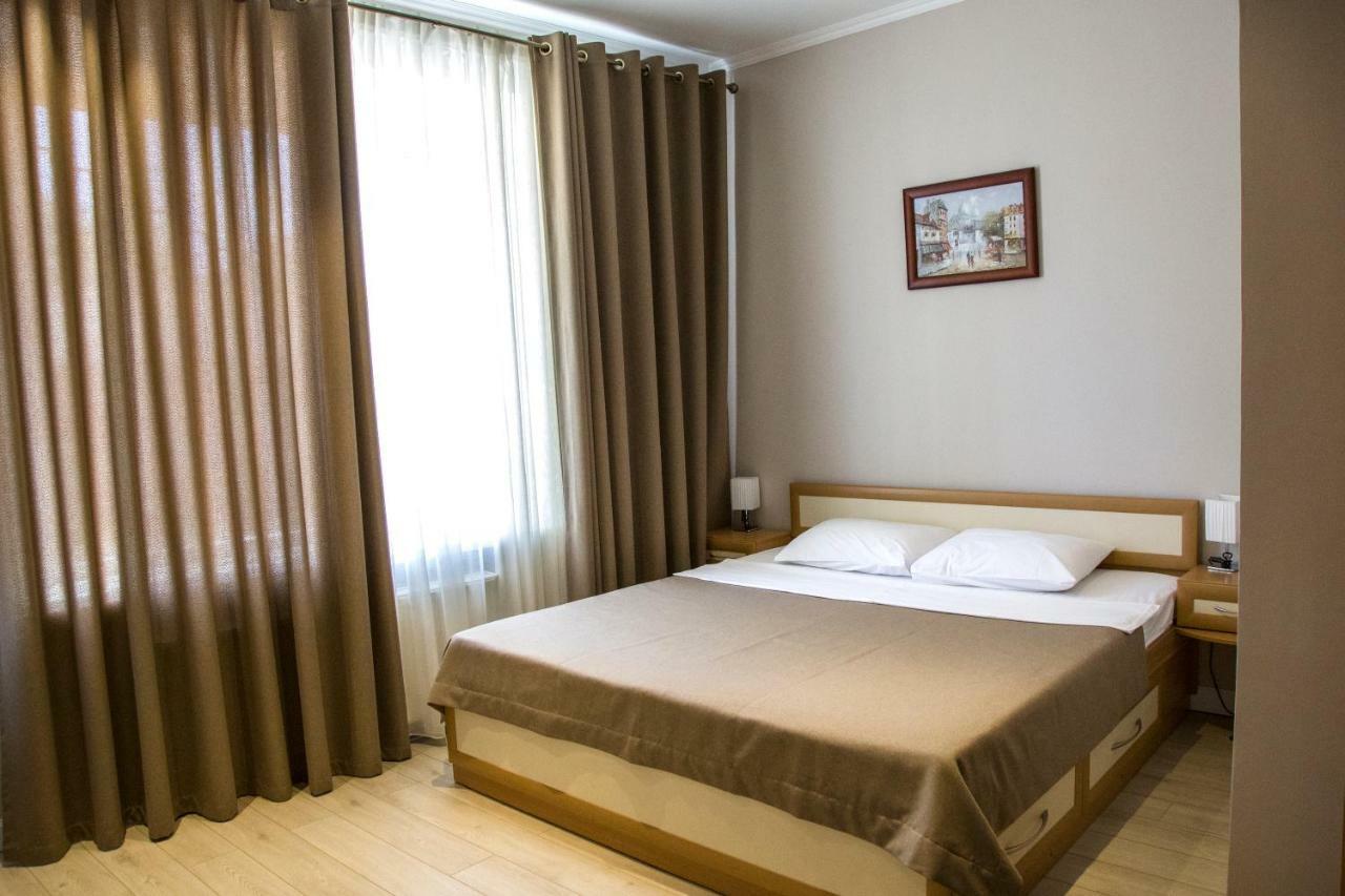 Vip Hotel Izmail Luaran gambar
