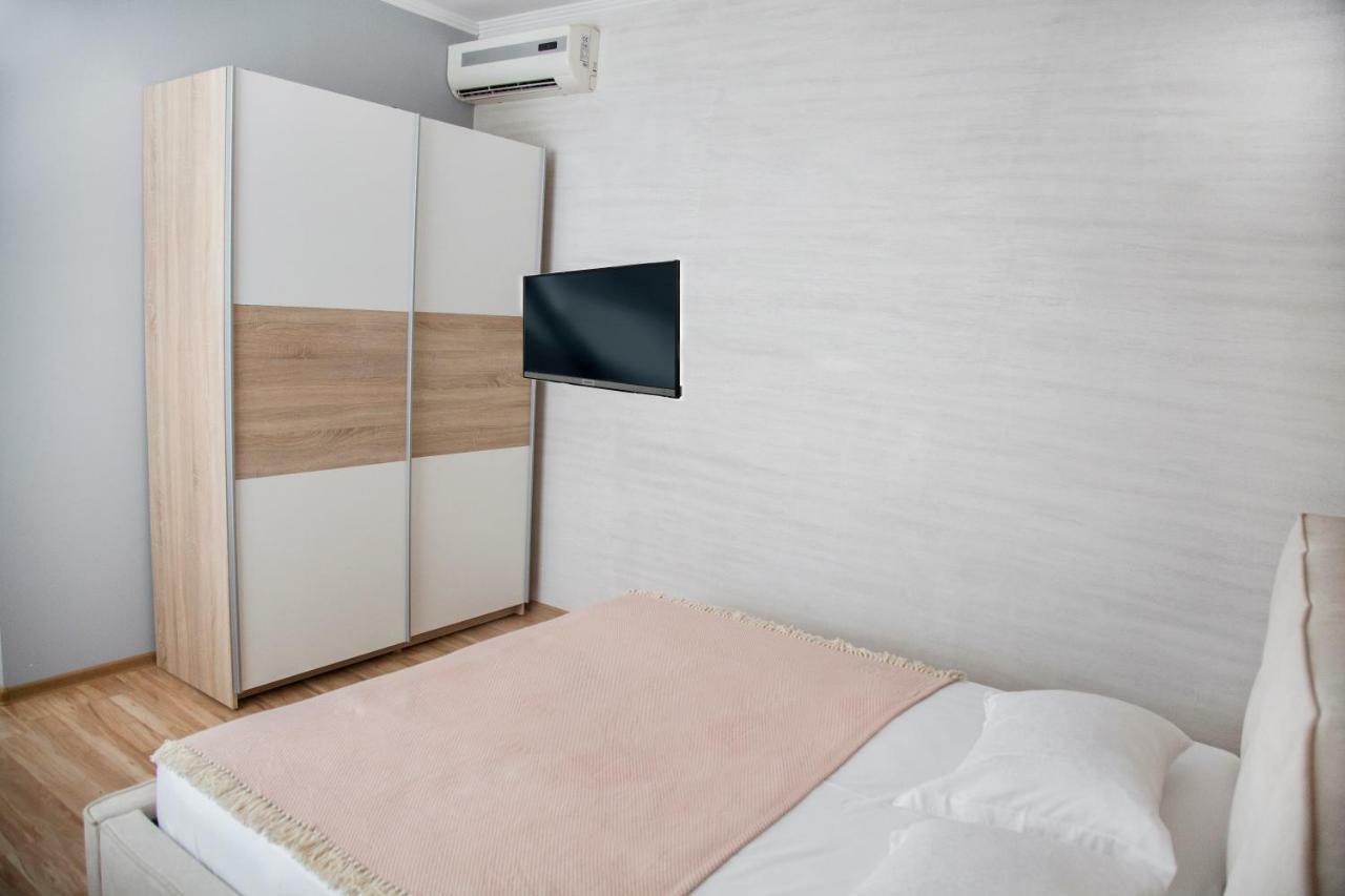 Vip Hotel Izmail Luaran gambar